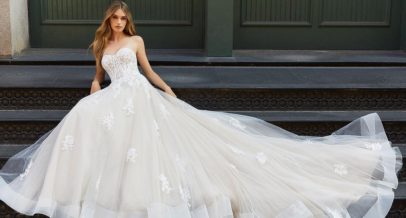 tendências de design de vestidos de noiva sem alças 2023