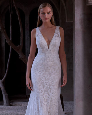 Trending Lace Wedding Dresses Designs of 2025 + FAQs