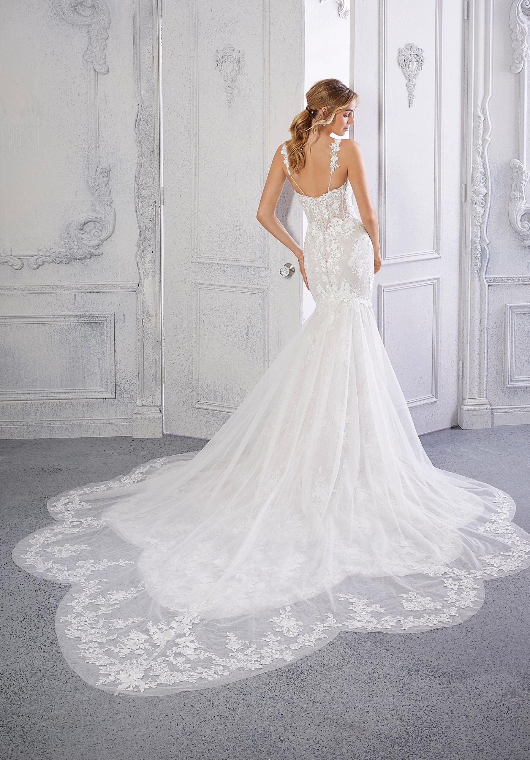 Tulle Train with Scalloped Lace Edging