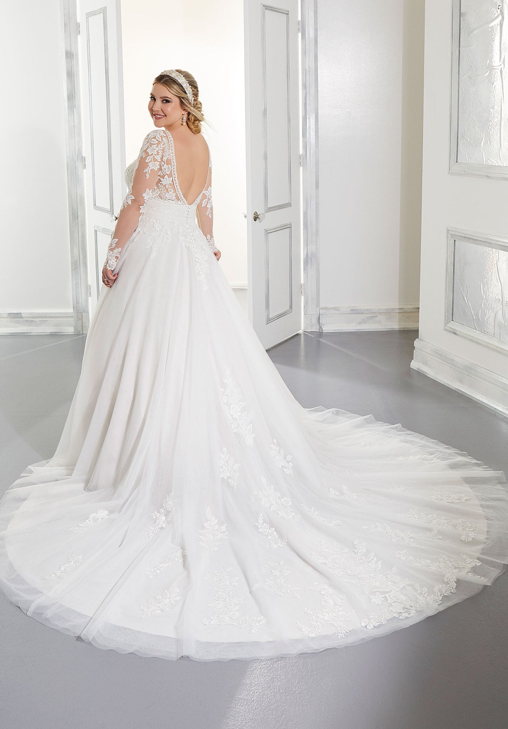 Ama, Style 3304Ama, Style 3304Ama, Style 3304