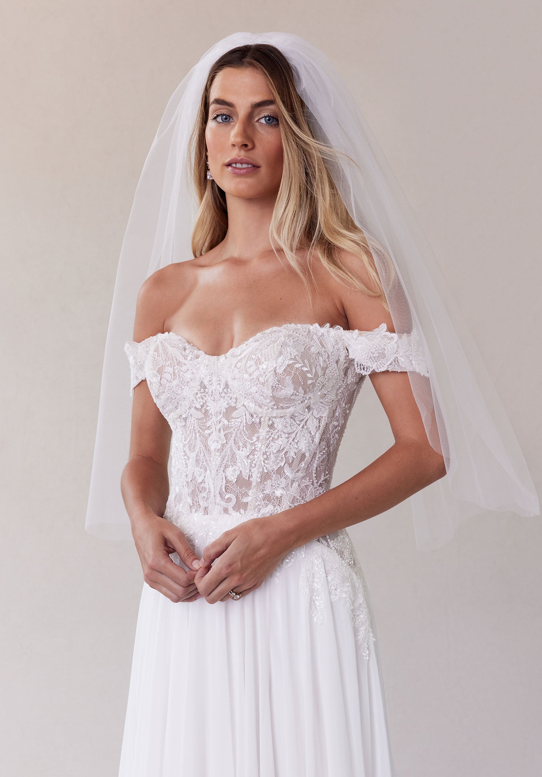 Plain Tulle Elbow Length Veil