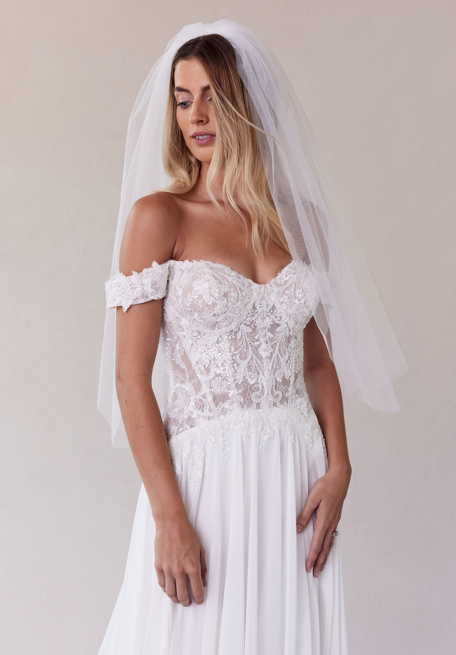 Plain Tulle Elbow Length Veil